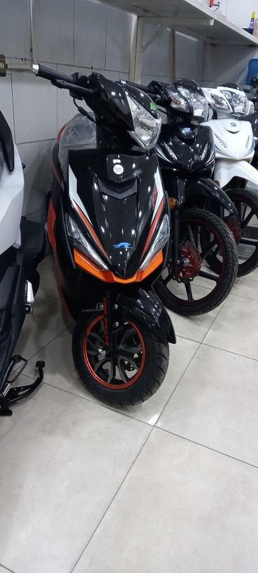 موتور سیکلت اسکوتری پیشرو 110 1405
